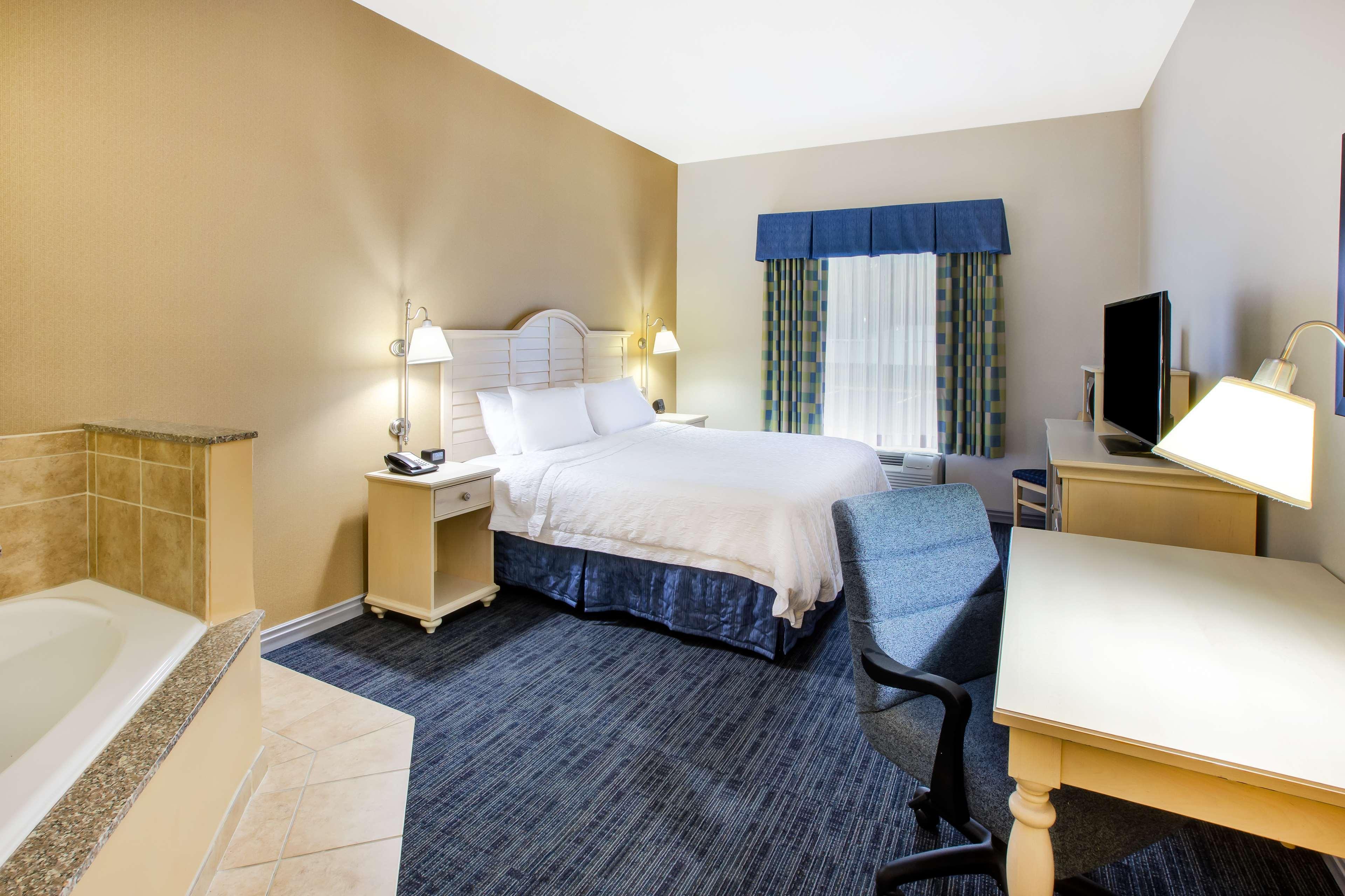 Hampton Inn & Suites - Cape Cod / ווסט יארמאות' מראה חיצוני תמונה